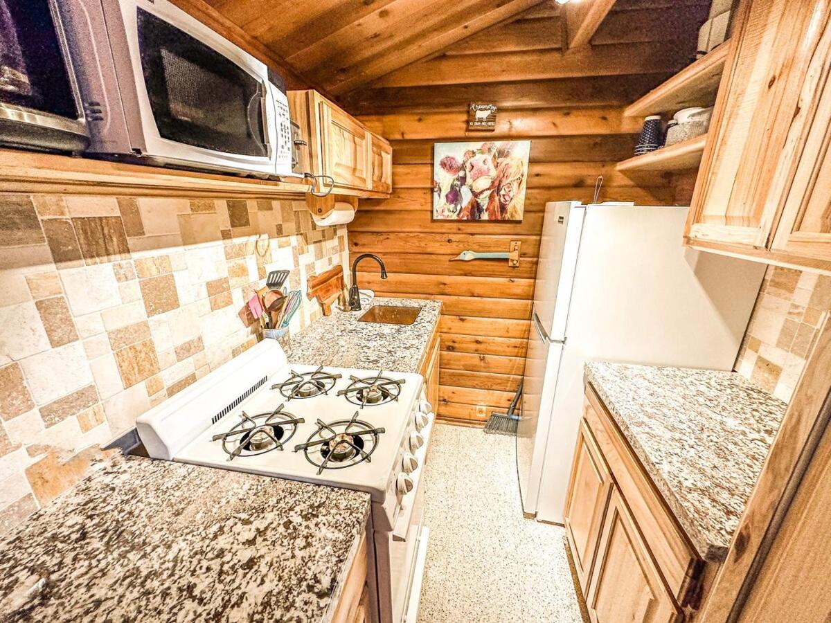 Village Vibes Deck And Bbq Duck Creek Village Екстериор снимка